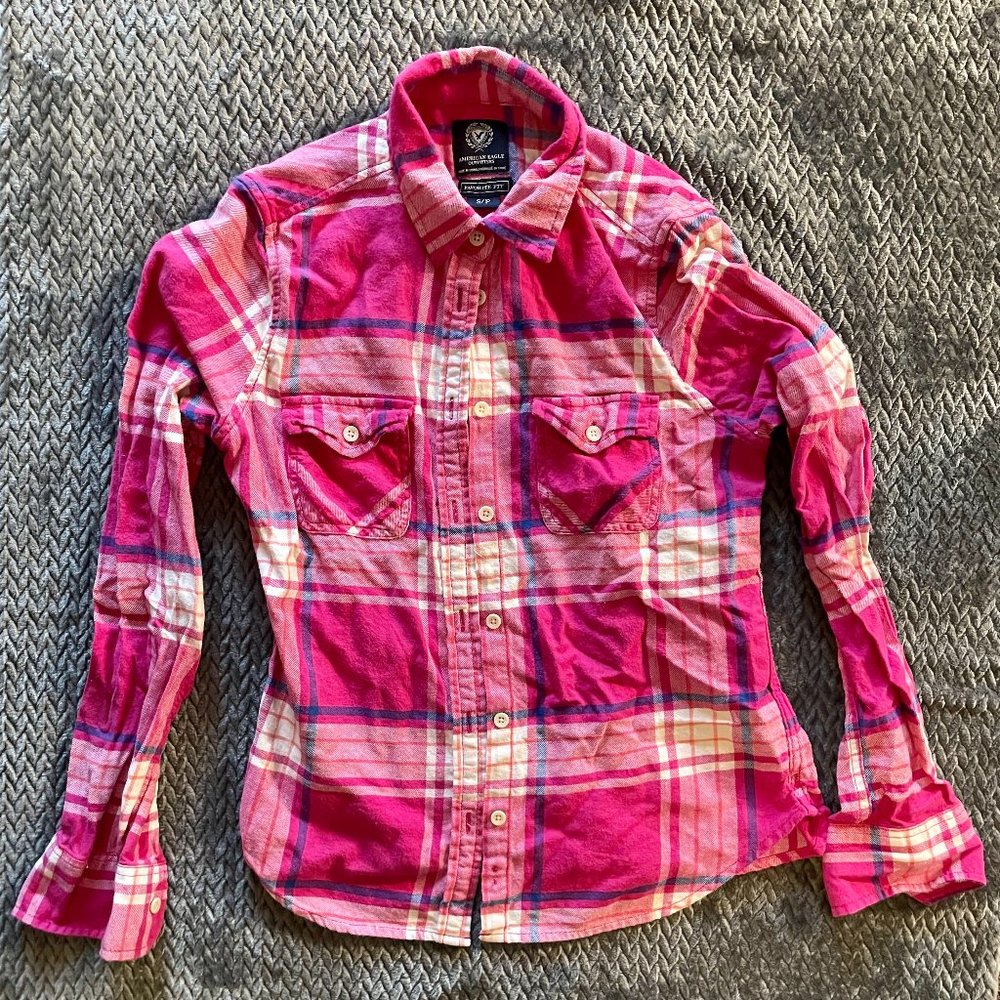 American Eagle plaid flannel button up shirt - S